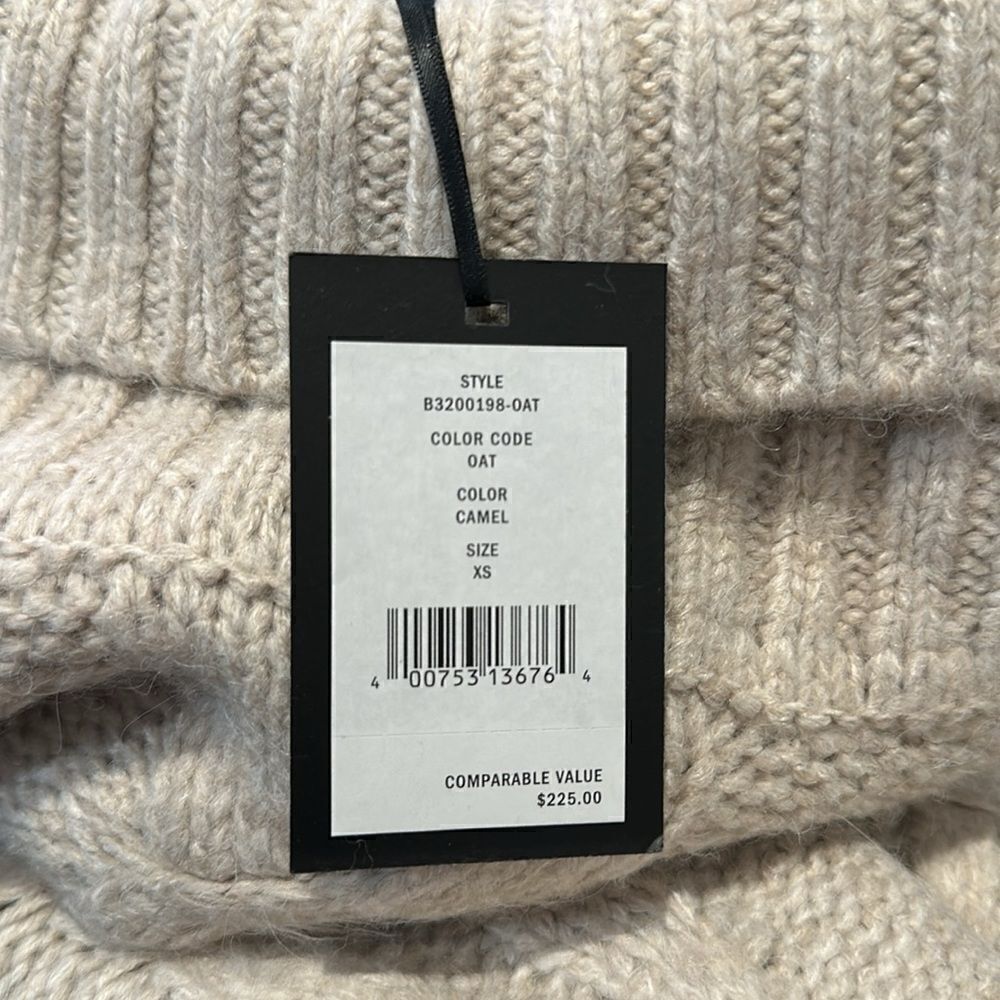 DKNY - Women's Oversized Cable Knit Oat Sweater In Camel- New with Tag - Picture 2 of 3